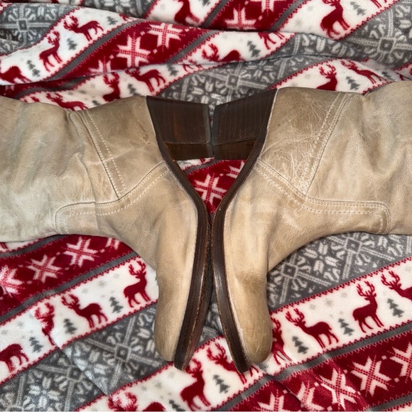 Frye Jane Light Tan Leather Boots